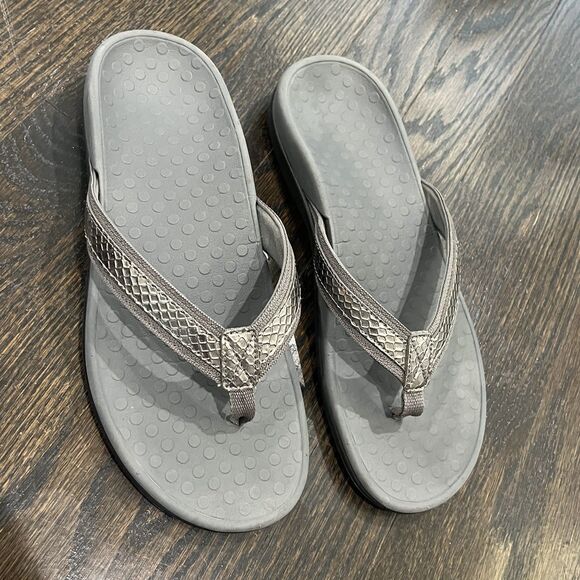 Vionic Sandals 44Tide11 Women's 9 Gray Croc Embossed Orthotic Flip Flops - Picture 2 of 8